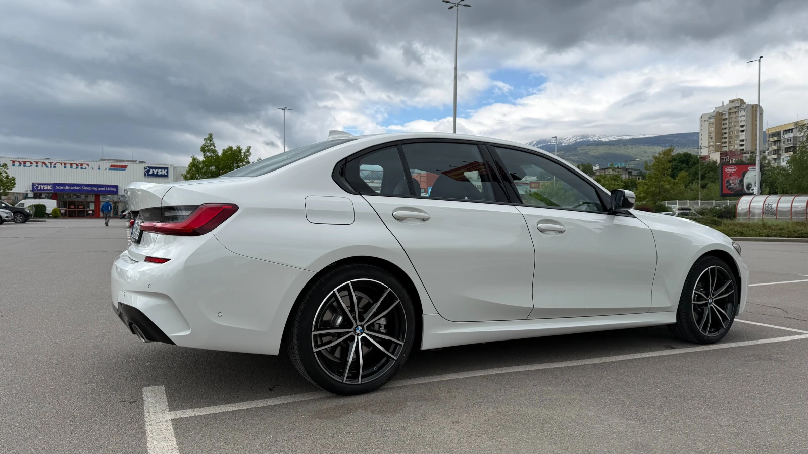 BMW 330, снимка 10 - Автомобили и джипове - 54563836
