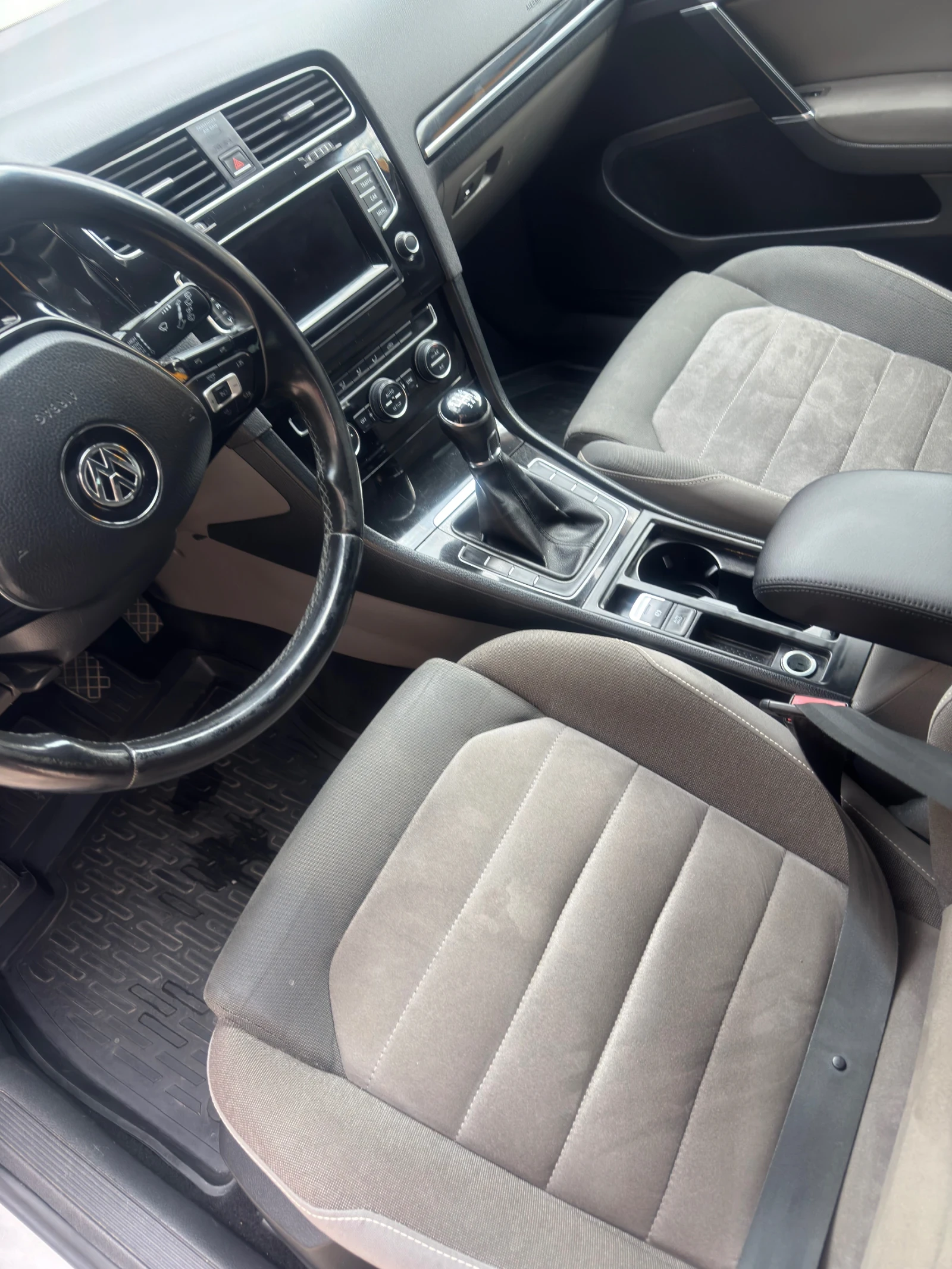 VW Golf, снимка 4 - Автомобили и джипове - 54654613