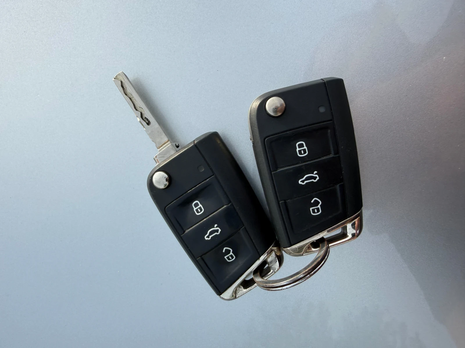 VW Touran 2.0-150к-7Места Автоматик, снимка 13 - Автомобили и джипове - 54767712