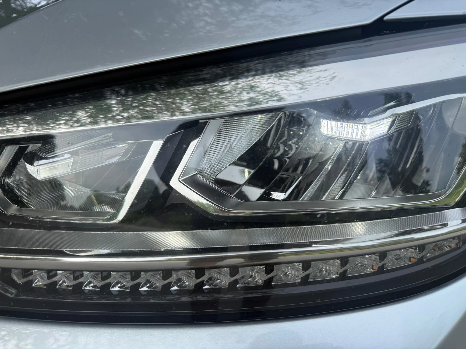 VW Touran 2.0-150к-7Места Автоматик, снимка 14 - Автомобили и джипове - 54767712