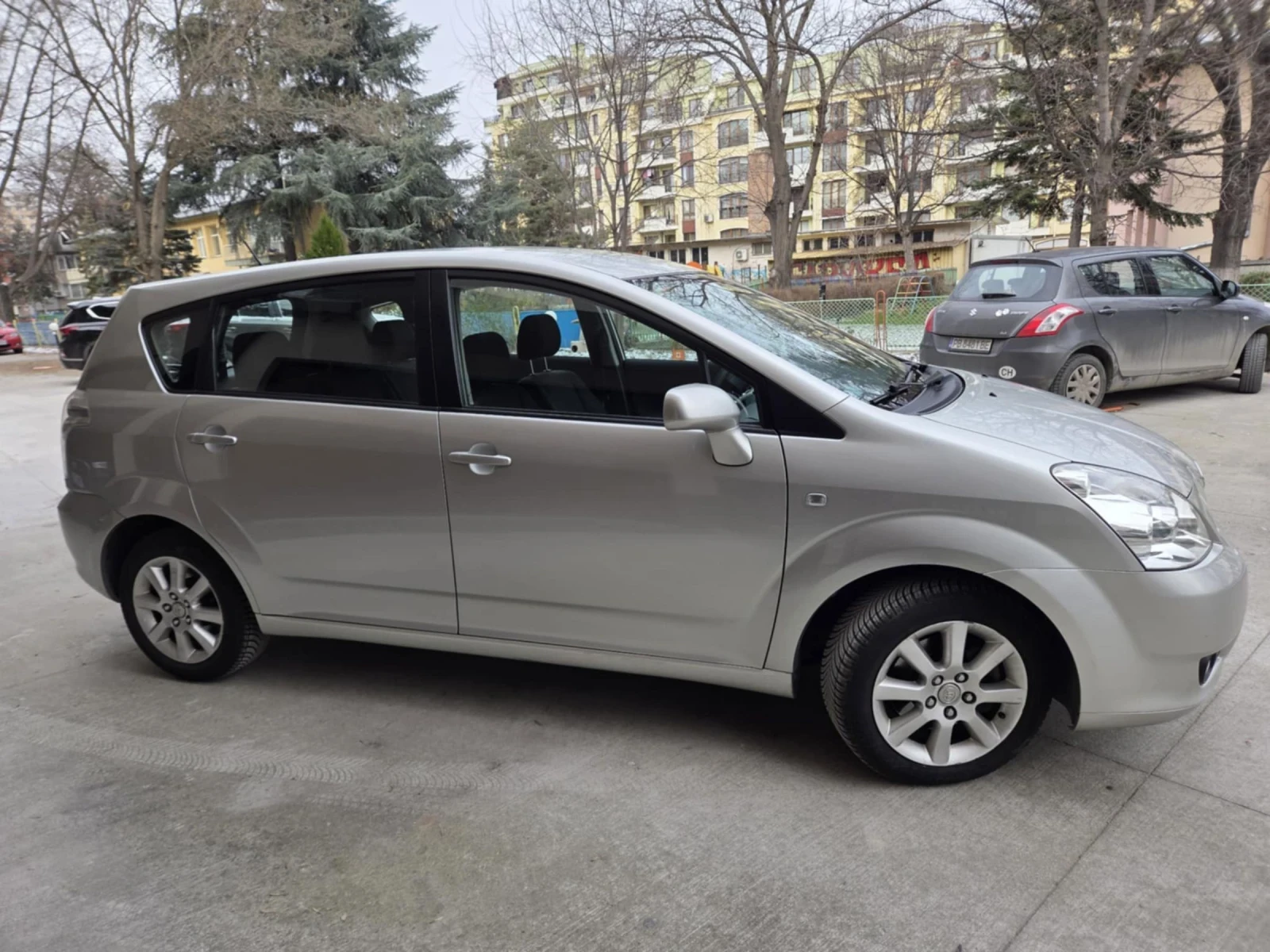 Toyota Corolla verso 1.8 , снимка 2 - Автомобили и джипове - 54835729
