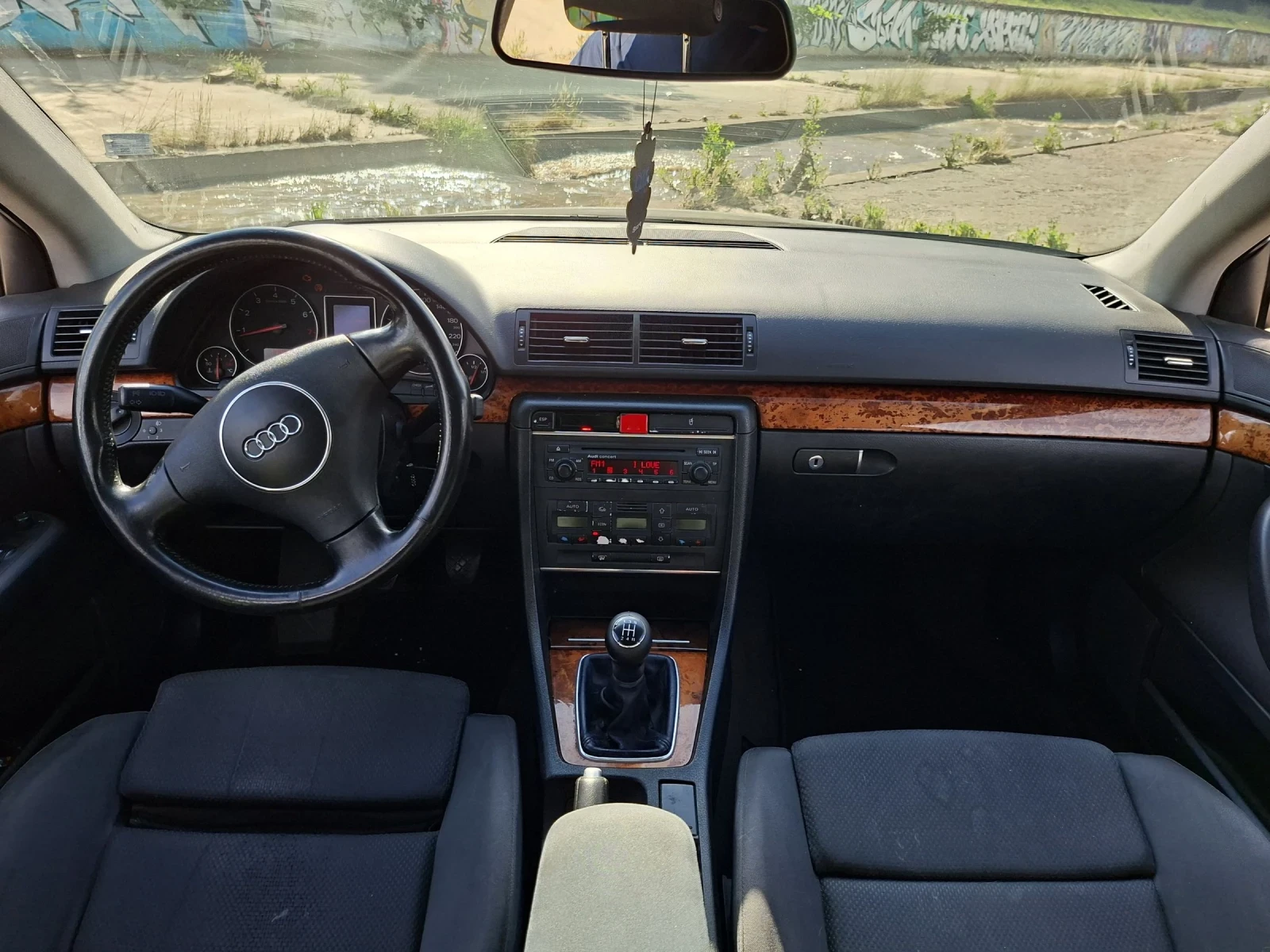 Audi A4 2.4, снимка 6 - Автомобили и джипове - 54870596