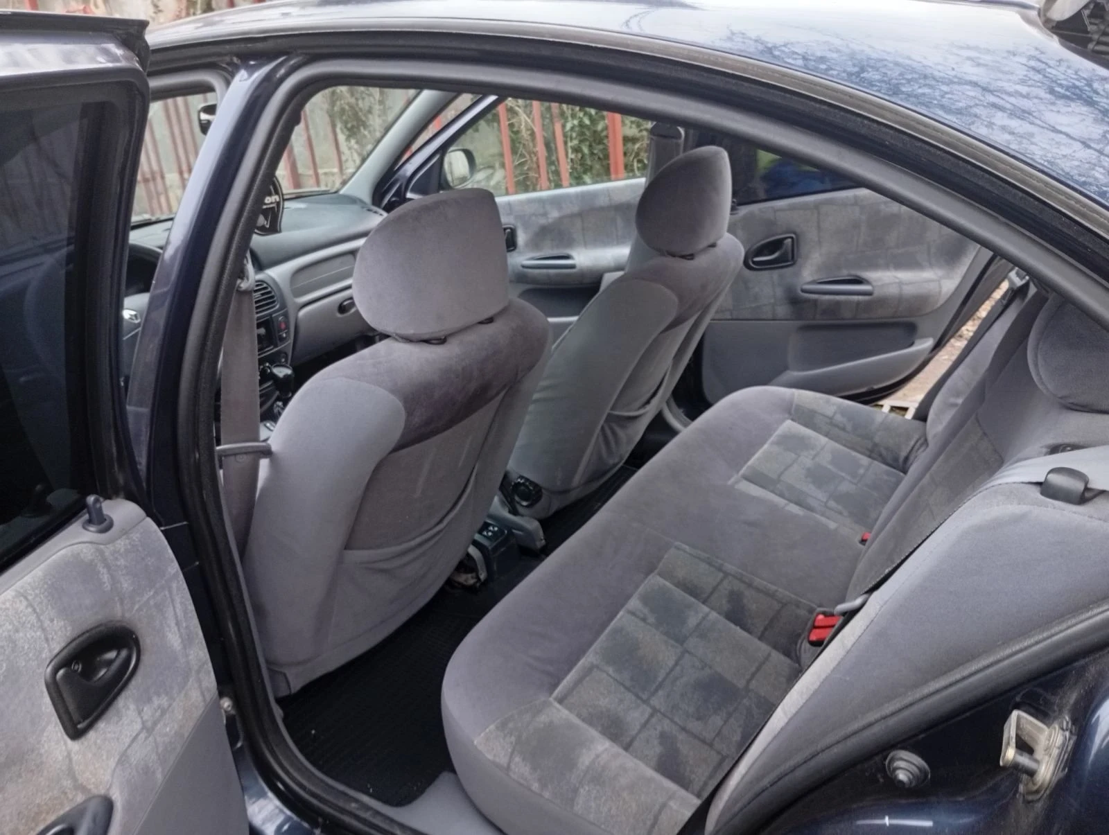 Renault Megane 1.6-16, снимка 3 - Автомобили и джипове - 55963307