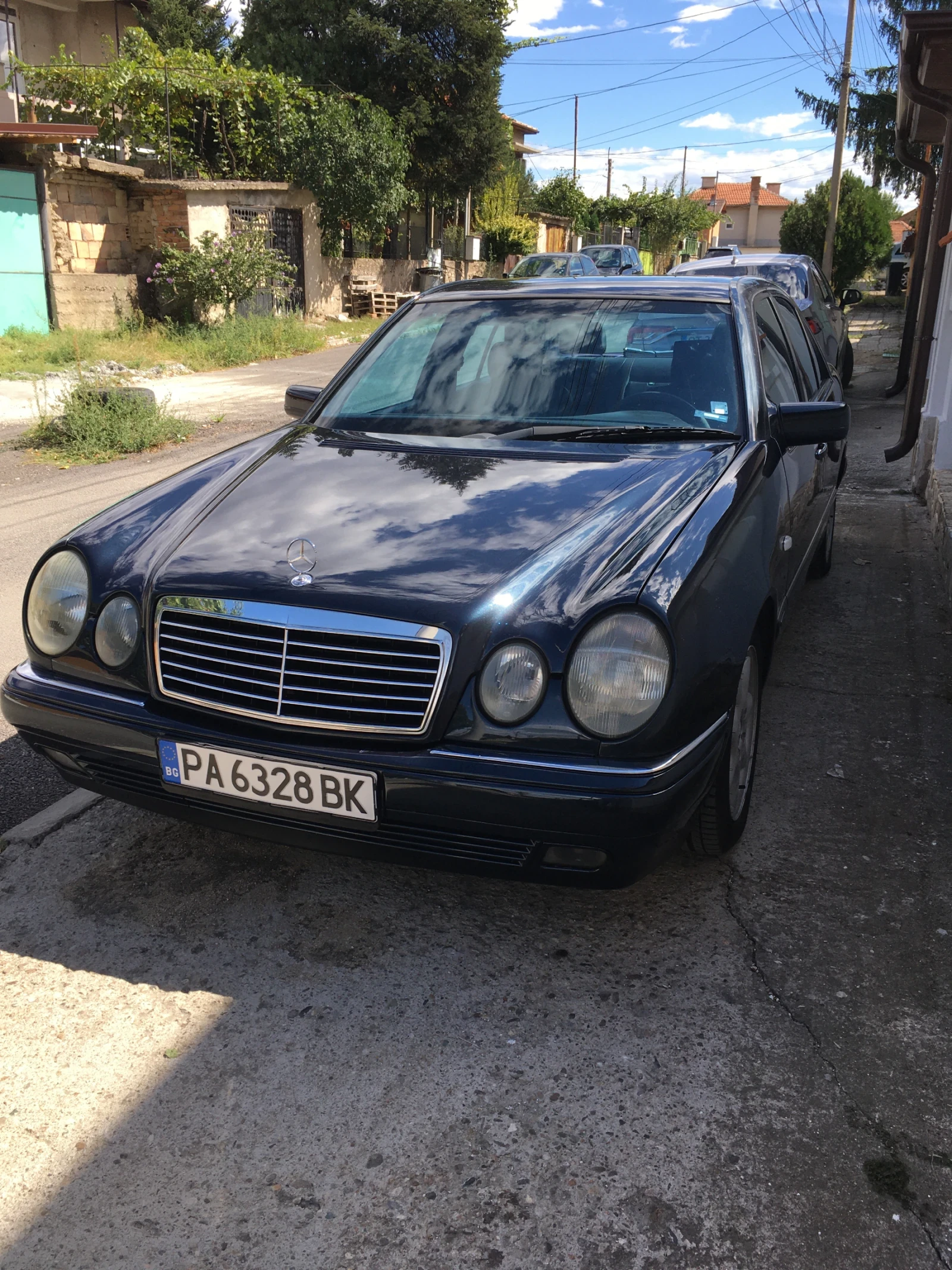 Mercedes-Benz E 200 Avantgarde, снимка 2 - Автомобили и джипове - 56033884