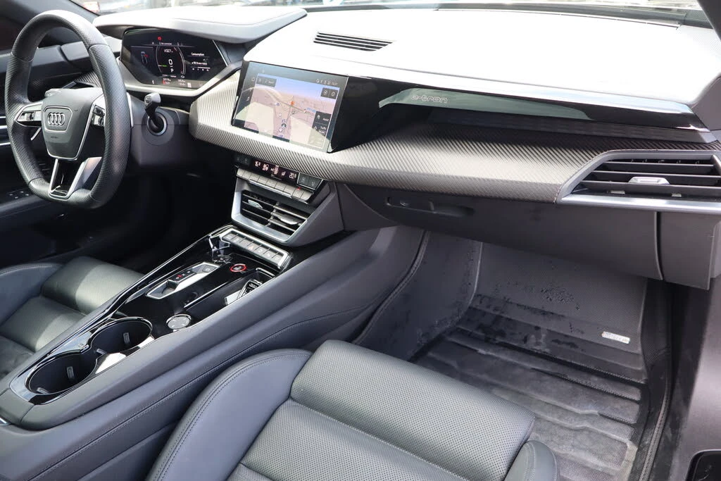 Audi E-Tron GT PREMIUM* PLUS* AWD* S* LINE* ДИСТРОНИК* ПАНОРАМА* , снимка 10 - Автомобили и джипове - 56209230