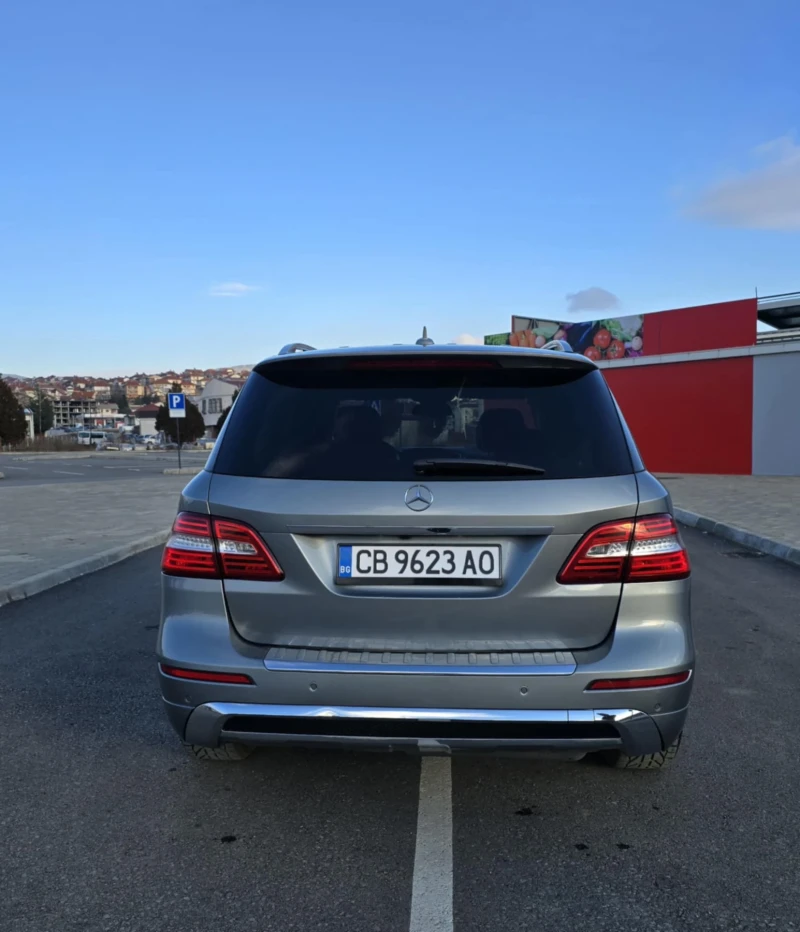 Mercedes-Benz ML 350 BLUETEC 4MATIC, снимка 4 - Автомобили и джипове - 48999932