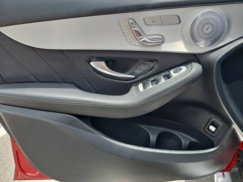 Mercedes-Benz GLC 300 4MATIC* Coupe* AMG* Night-pck* Burmester* Дигитал*, снимка 7 - Автомобили и джипове - 52317924