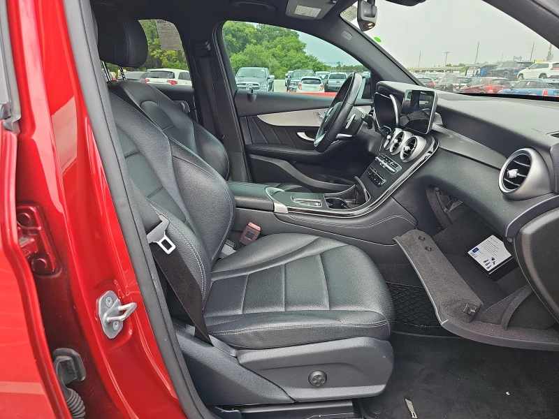 Mercedes-Benz GLC 300 4MATIC* Coupe* AMG* Night-pck* Burmester* Дигитал*, снимка 8 - Автомобили и джипове - 52317924