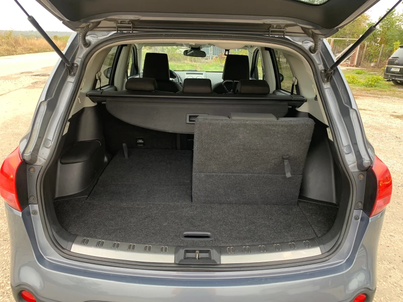 Nissan Qashqai 2.0i 4x4, снимка 7 - Автомобили и джипове - 52935039