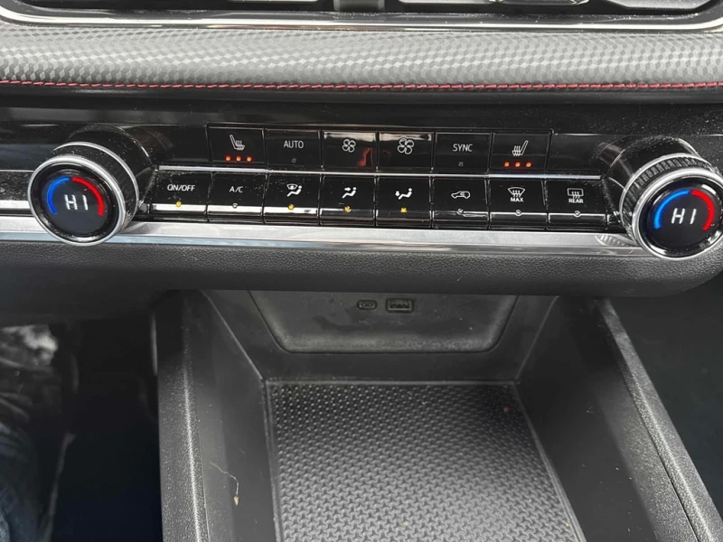 Chevrolet Equinox * AWD RS * CARFAX * БЕЗ ПЪРВОНАЧАЛНА ВНОСКА, снимка 17 - Автомобили и джипове - 53201086