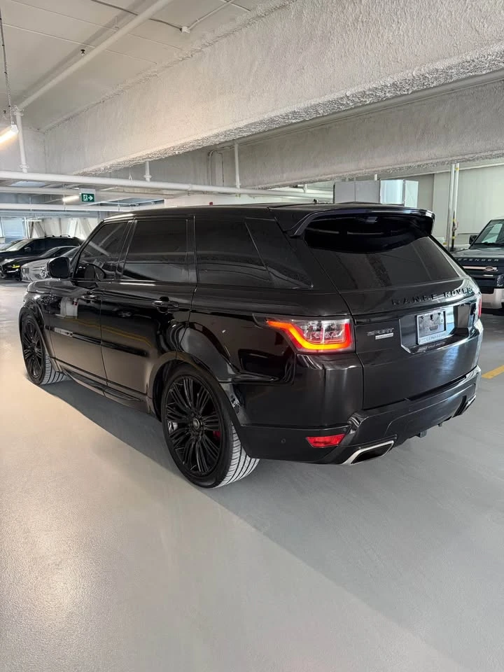 Land Rover Range Rover Sport DYNAMIC 525 PS * BLACK EDITION * PANO * CARFAX *  - изображение 4