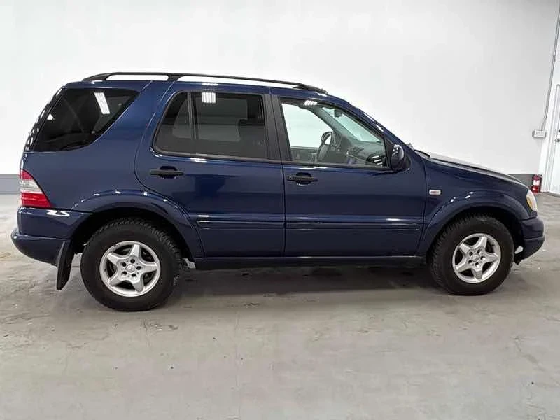 Mercedes-Benz ML 320 ПОДГРЕВ* ЕЛ.СЕДАЛКИ* CARFAX , снимка 4 - Автомобили и джипове - 55193800