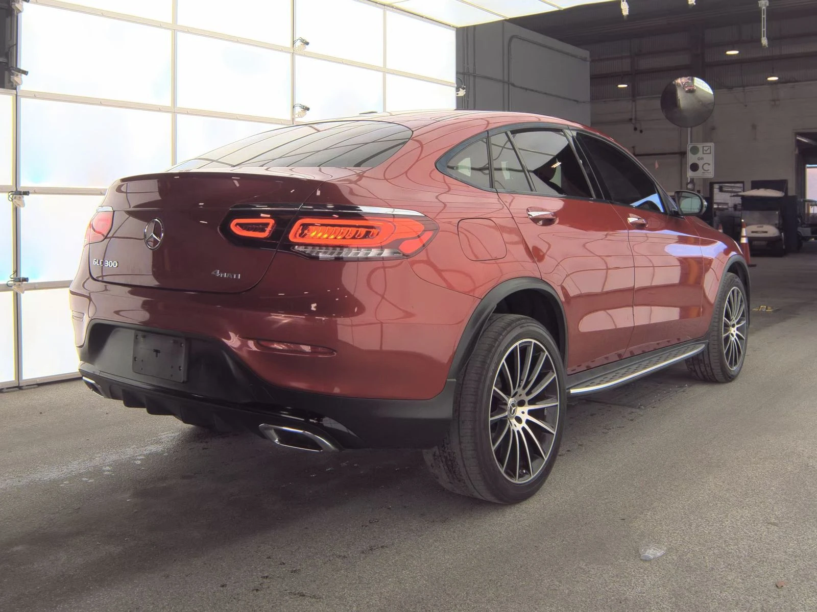 Mercedes-Benz GLC 300 4MATIC* Coupe* AMG* Night-pck* Burmester* Дигитал* - изображение 6