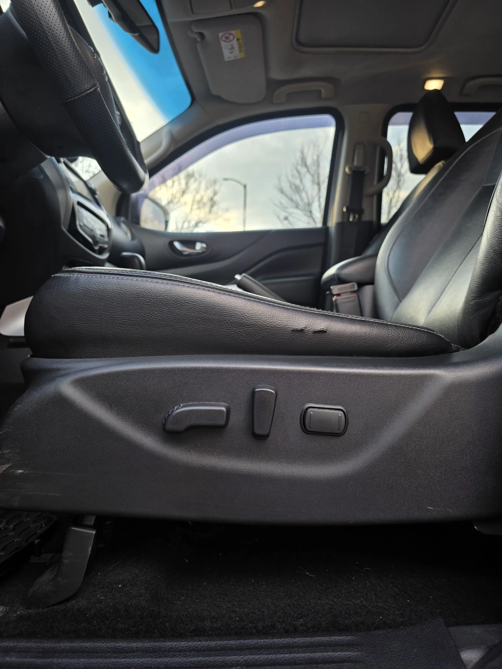 Nissan Navara, снимка 13 - Автомобили и джипове - 53989994