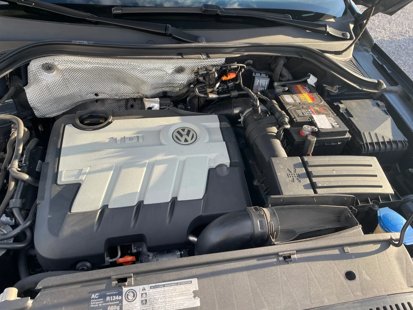 VW Tiguan 2.0 TDI4x4, снимка 15 - Автомобили и джипове - 54151360