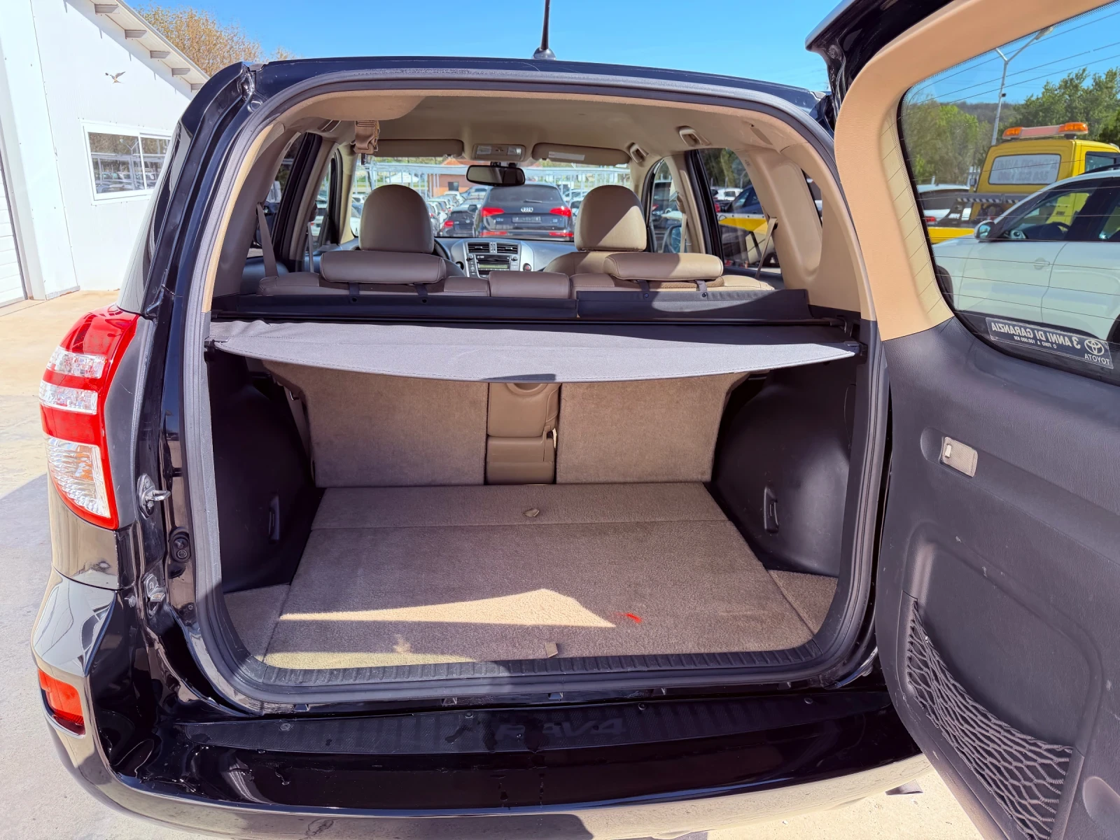 Toyota Rav4 2.2D4D 150k.c* 4x4* CROSSOVER* * , снимка 15 - Автомобили и джипове - 54309552