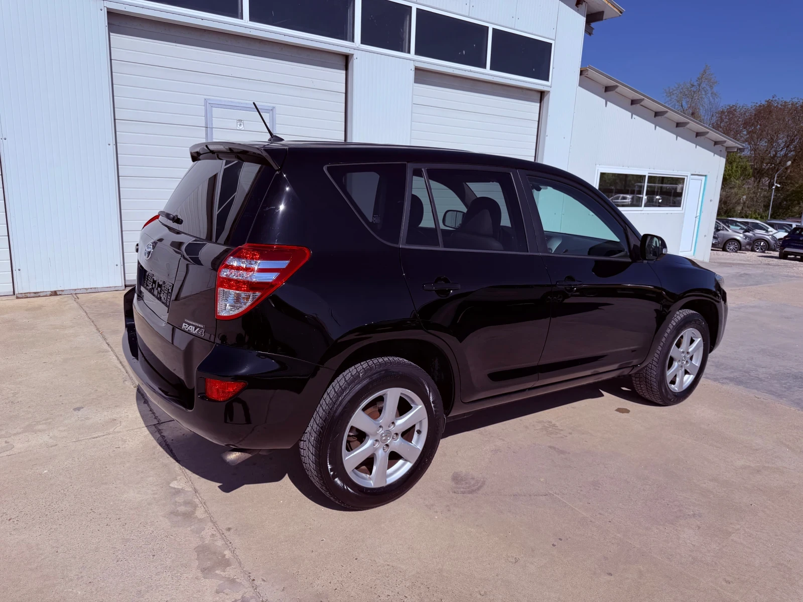 Toyota Rav4 2.2D4D 150k.c* 4x4* CROSSOVER* * , снимка 13 - Автомобили и джипове - 54309552