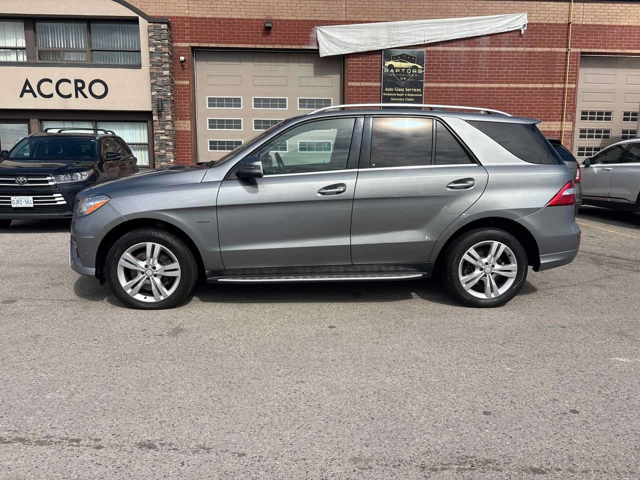 Mercedes-Benz ML 350 * BlueTEC * 2 КЛЮЧА* ПОДГРЕВ* KEYLESS* , снимка 2 - Автомобили и джипове - 54383099