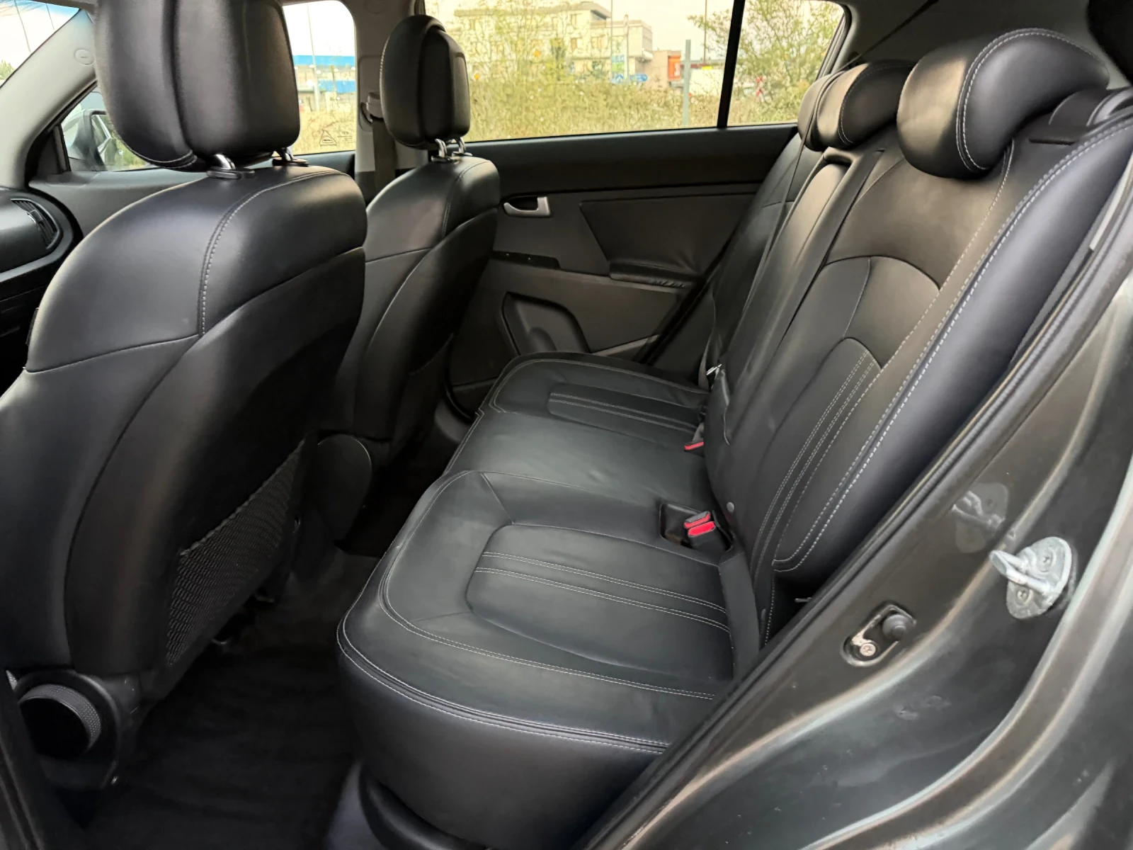 Kia Sportage 2.0d 4x4 Navi Панорама Keyless Go, снимка 9 - Автомобили и джипове - 55782830