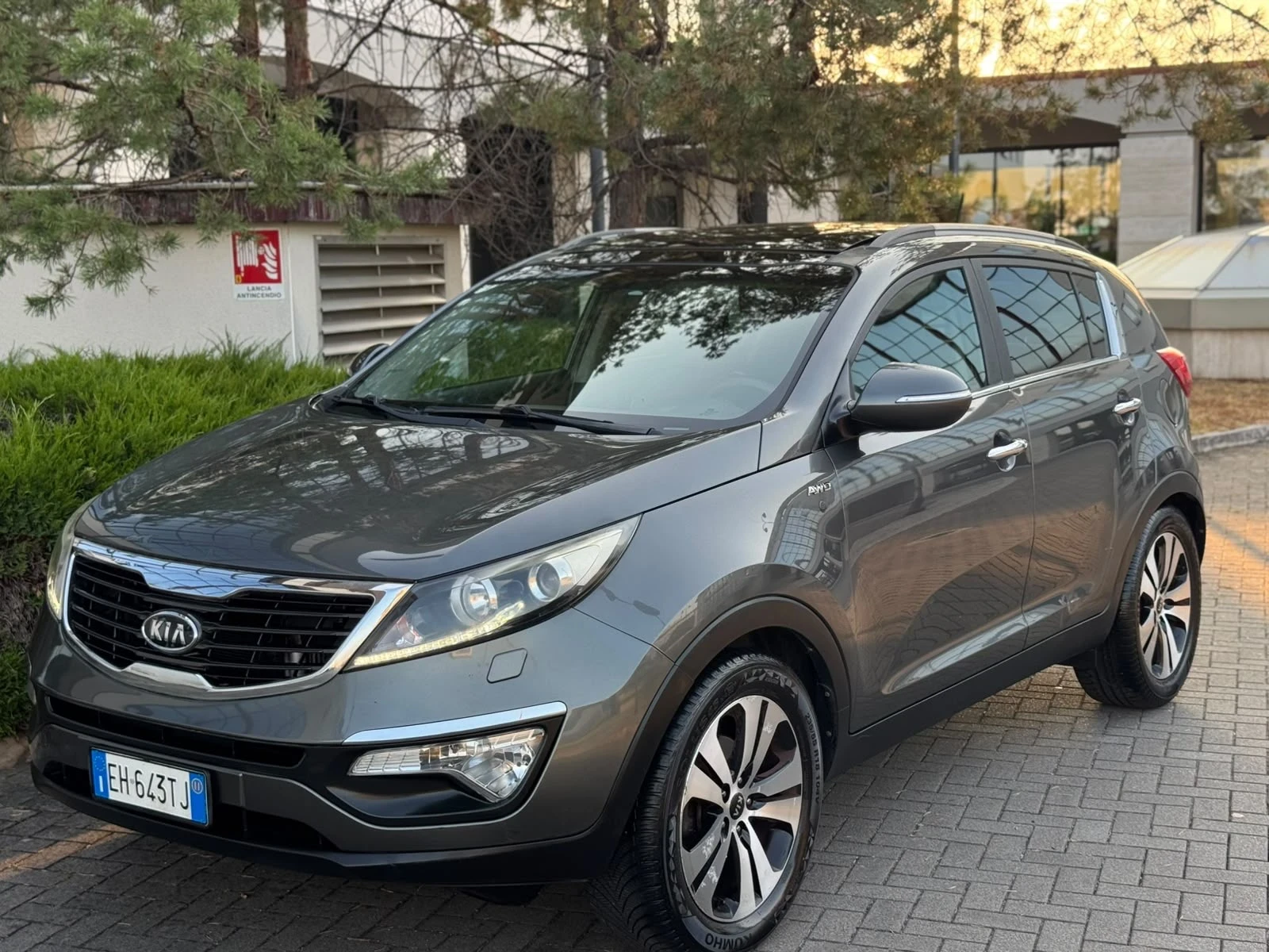 Kia Sportage 2.0d 4x4 Navi Панорама , снимка 4 - Автомобили и джипове - 55393601