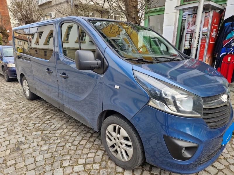 Opel Vivaro, снимка 7 - Бусове и автобуси - 49303629