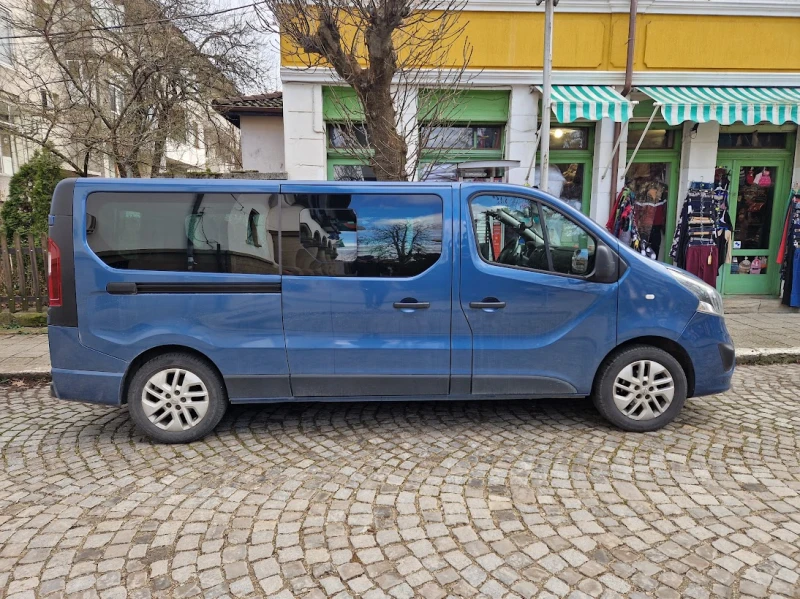 Opel Vivaro, снимка 6 - Бусове и автобуси - 49303629