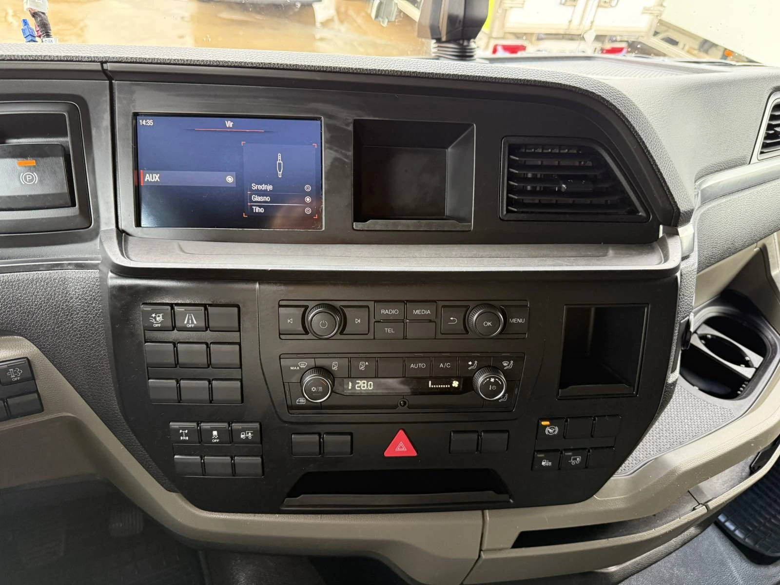 Man Tgx ��������! 6 ���� ���� | Mobile.bg � ����������� 12