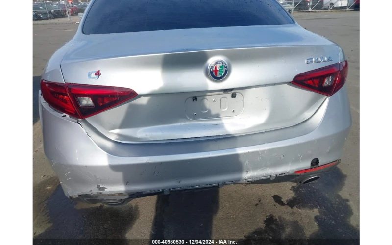 Alfa Romeo Giulia 2.0L TI AWD * Дистроник, снимка 6 - Автомобили и джипове - 48552340