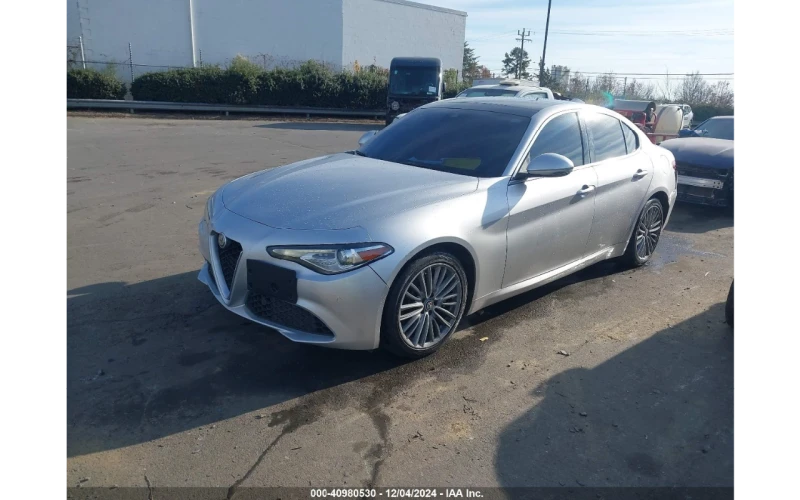 Alfa Romeo Giulia 2.0L TI AWD * Дистроник, снимка 3 - Автомобили и джипове - 48552340