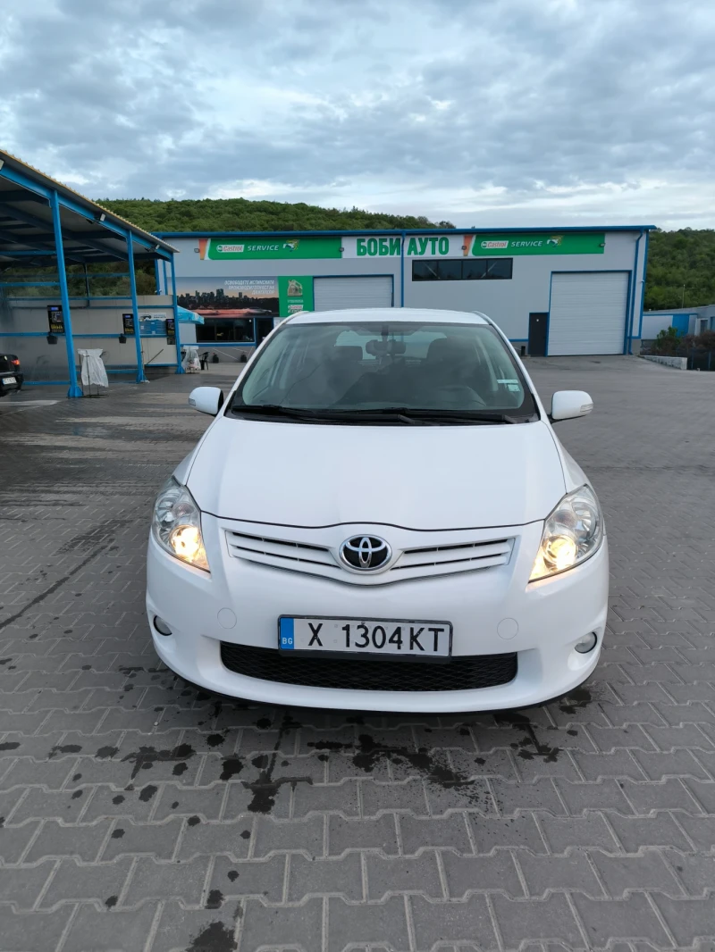 Toyota Auris, снимка 2 - Автомобили и джипове - 52901915