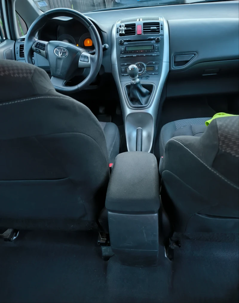 Toyota Auris, снимка 12 - Автомобили и джипове - 52901915