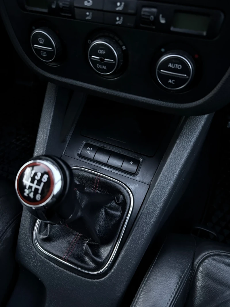 VW Golf, снимка 7 - Автомобили и джипове - 52553536