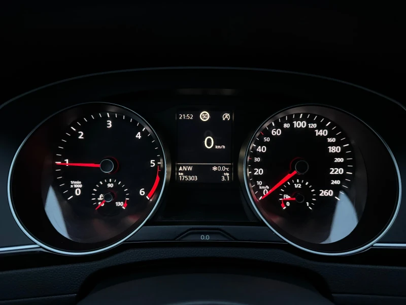 VW Passat 2.0 TDI 150 кс., снимка 15 - Автомобили и джипове - 53081902