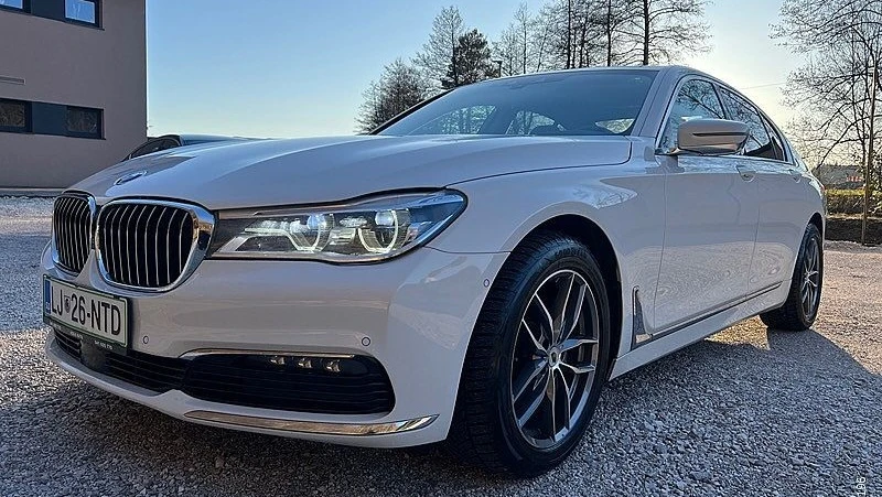 BMW 730 Xd G11, снимка 16 - Автомобили и джипове - 53124345