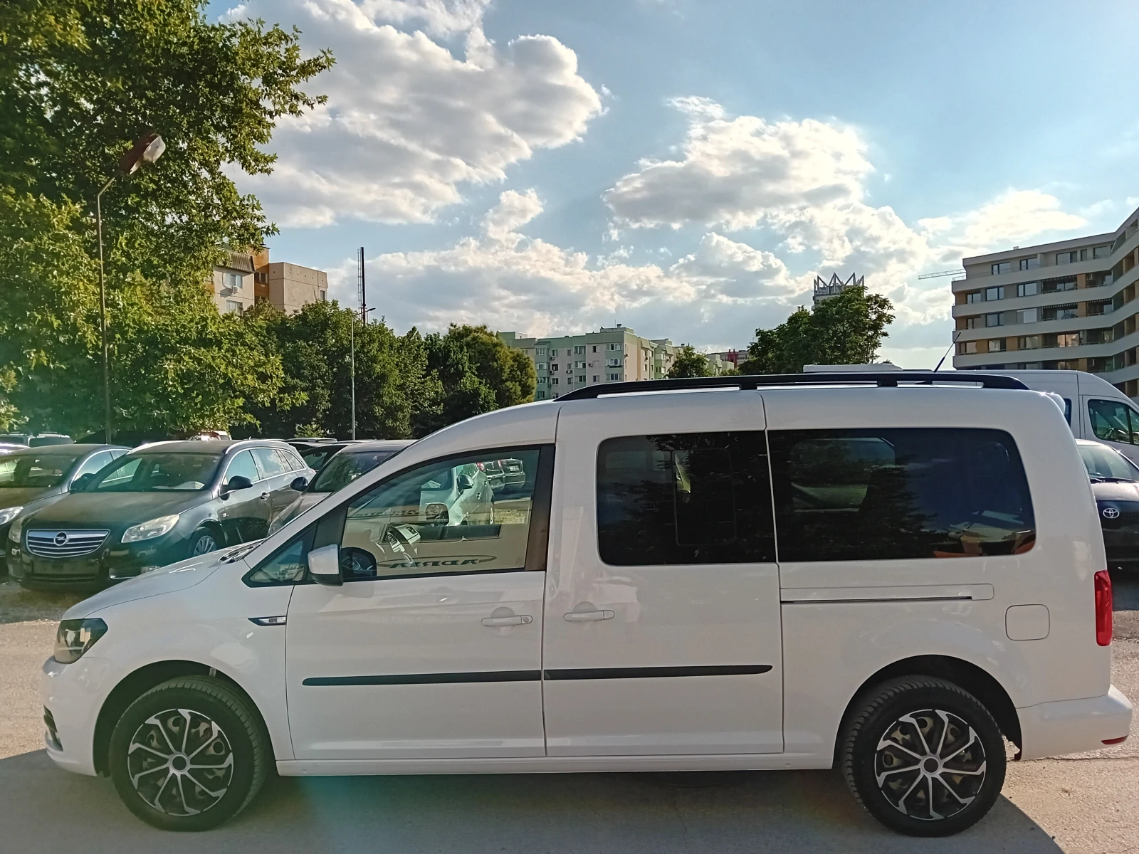 VW Caddy MAXI 7места-TGI-метан - изображение 6