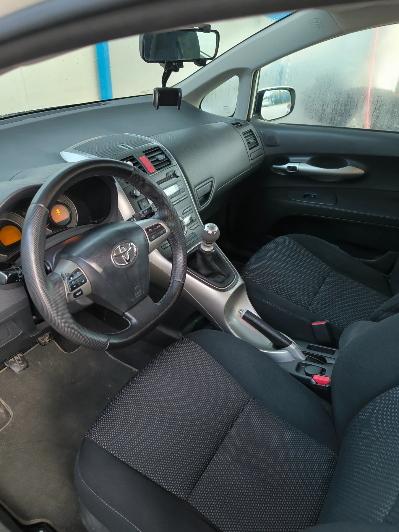 Toyota Auris  - изображение 6