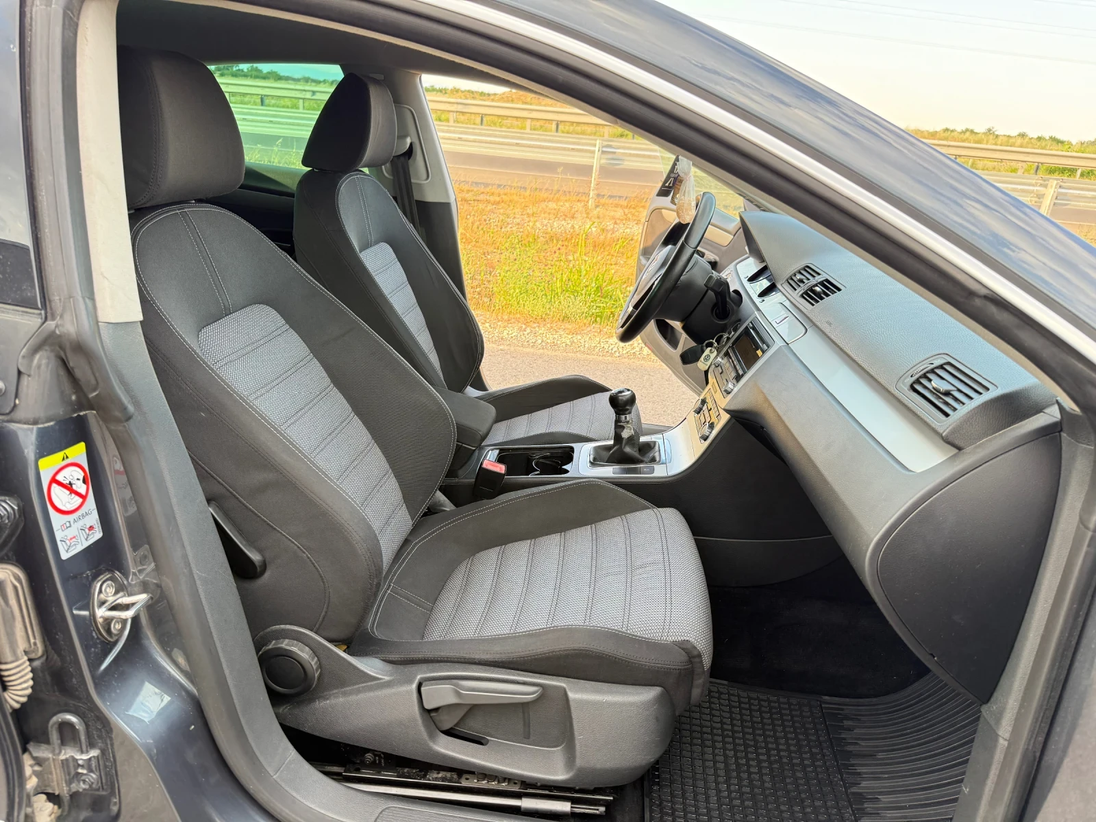 VW Passat Регистриран обслужен  - изображение 8
