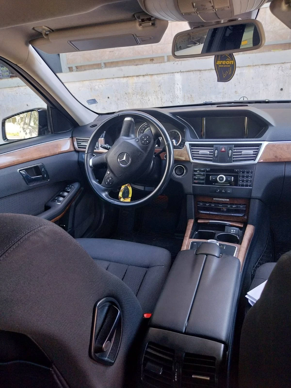 Mercedes-Benz E 250 CGI - изображение 7