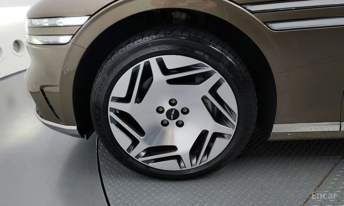 Genesis G90  - изображение 5