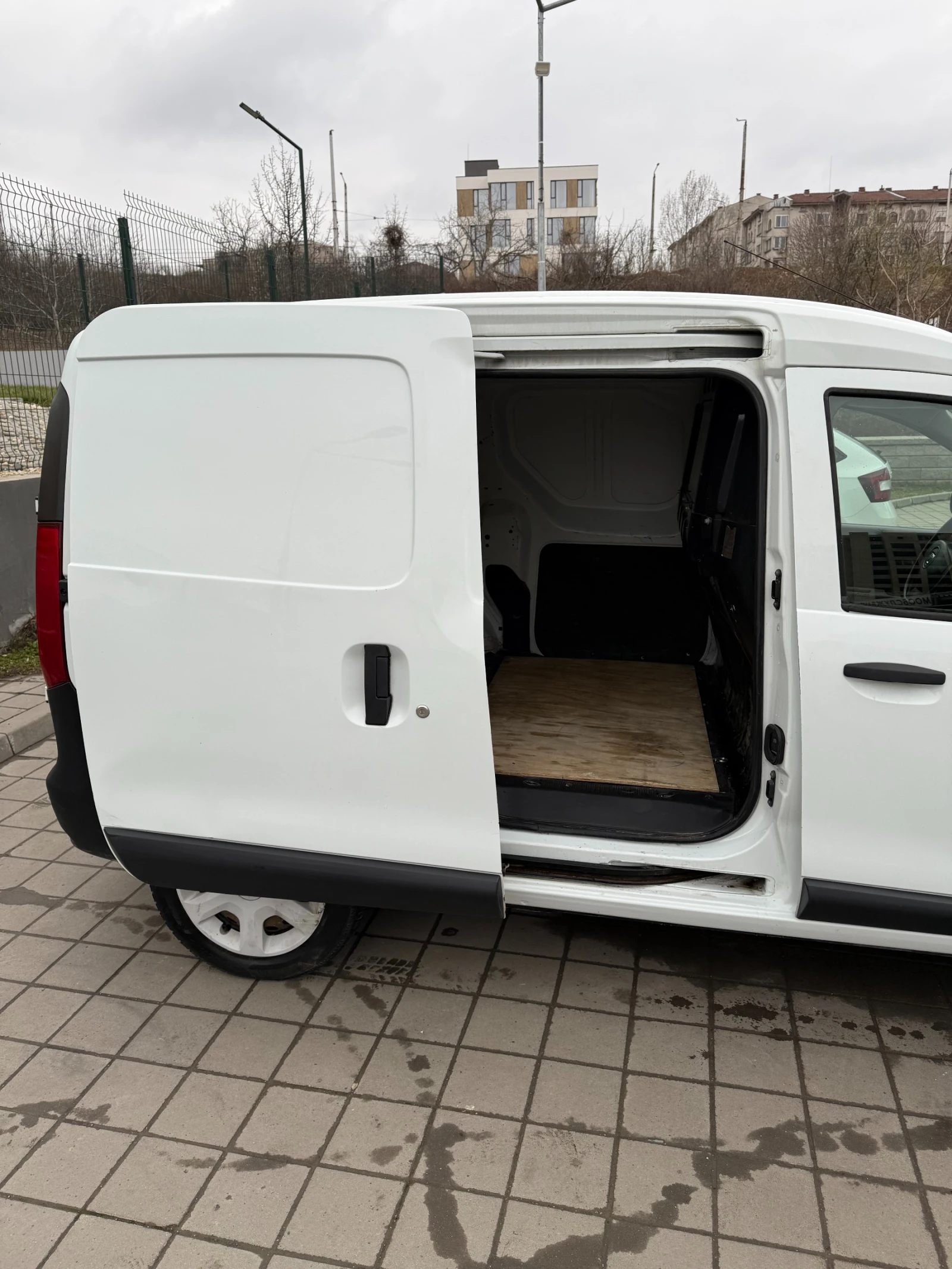 Dacia Dokker 1.5 DCI, снимка 6 - Автомобили и джипове - 54013243