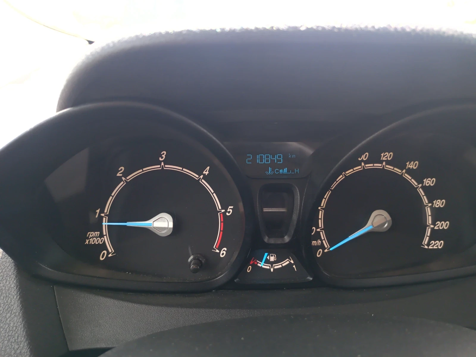 Ford Courier Tourneo Courier 1.5tdci/75�.�. | Mobile.bg � ����������� 8