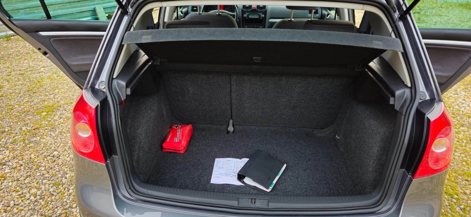 VW Golf 1.9TDi-105кс* 2009г* КЛИМАТРОНИК* TOП СЪСТОЯНИЕ* , снимка 13 - Автомобили и джипове - 54278101