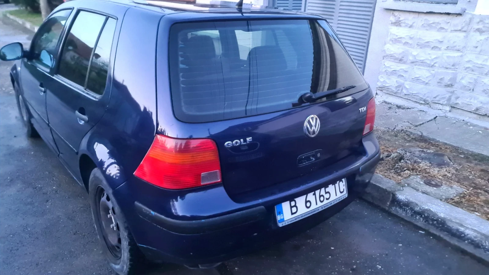 VW Golf 1.9 tdi, снимка 2 - Автомобили и джипове - 54555447