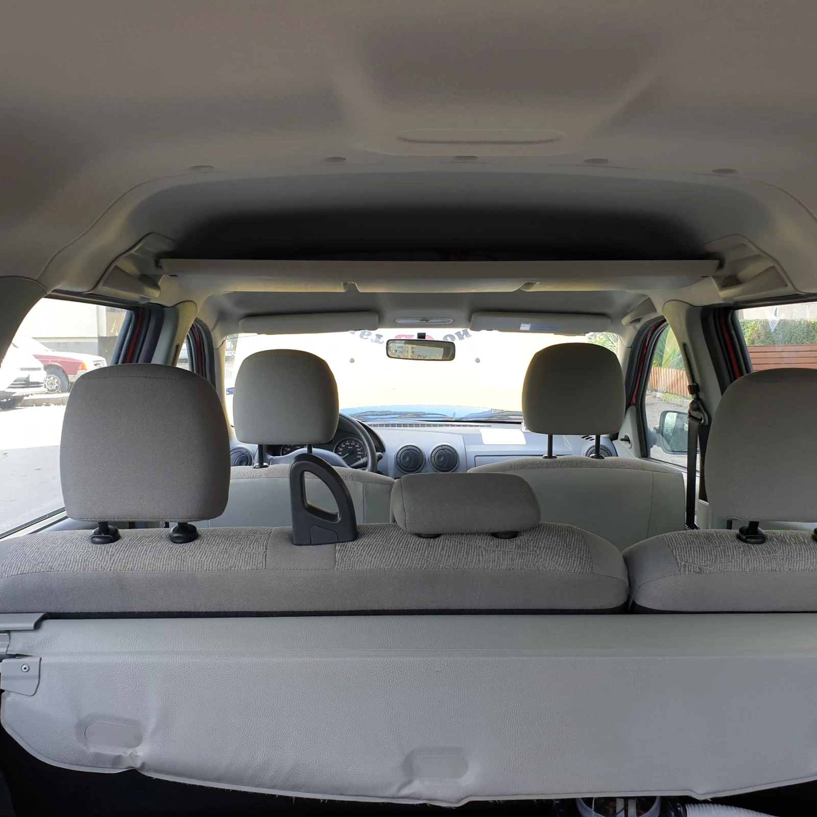 Dacia Logan, снимка 7 - Автомобили и джипове - 54584763