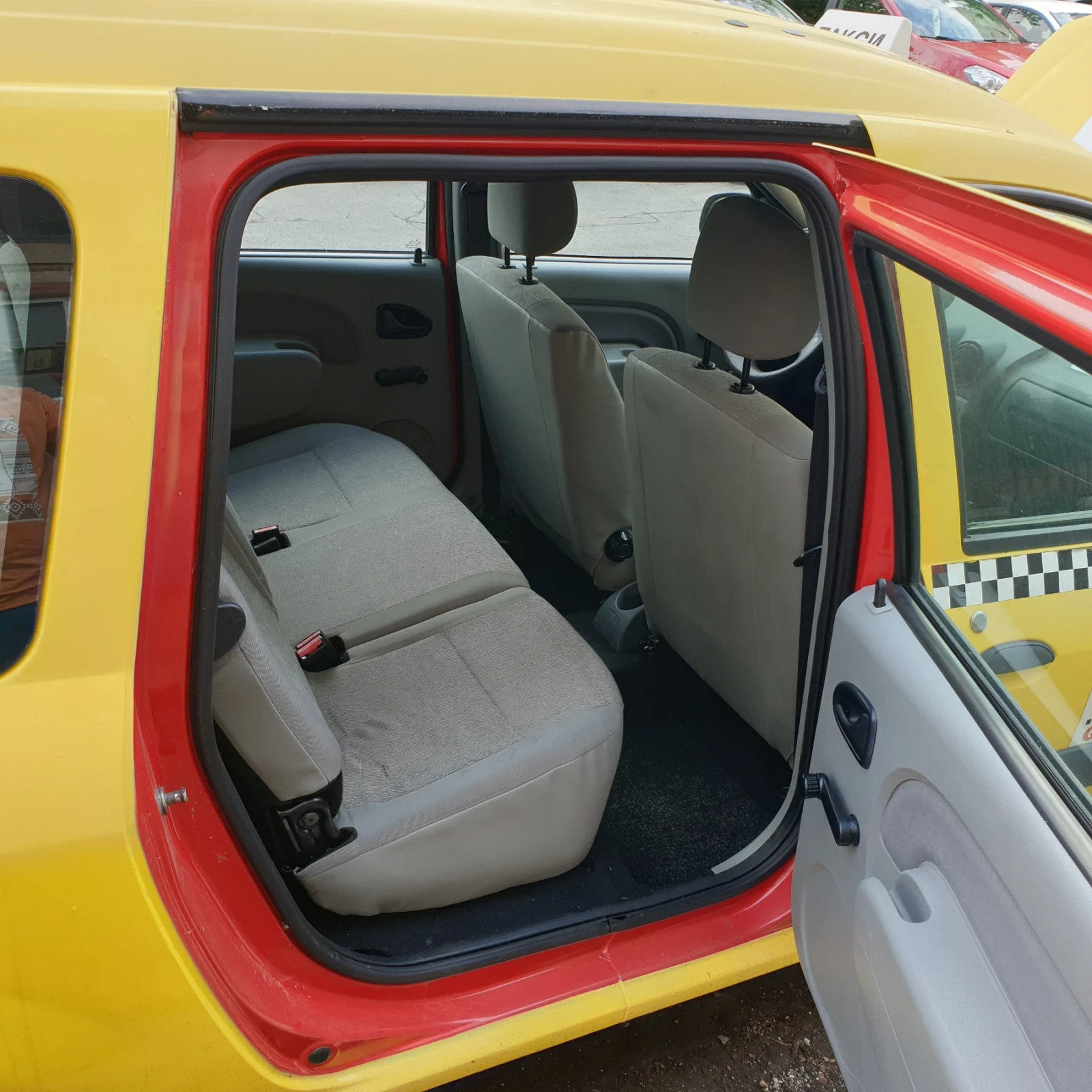 Dacia Logan, снимка 10 - Автомобили и джипове - 54584763