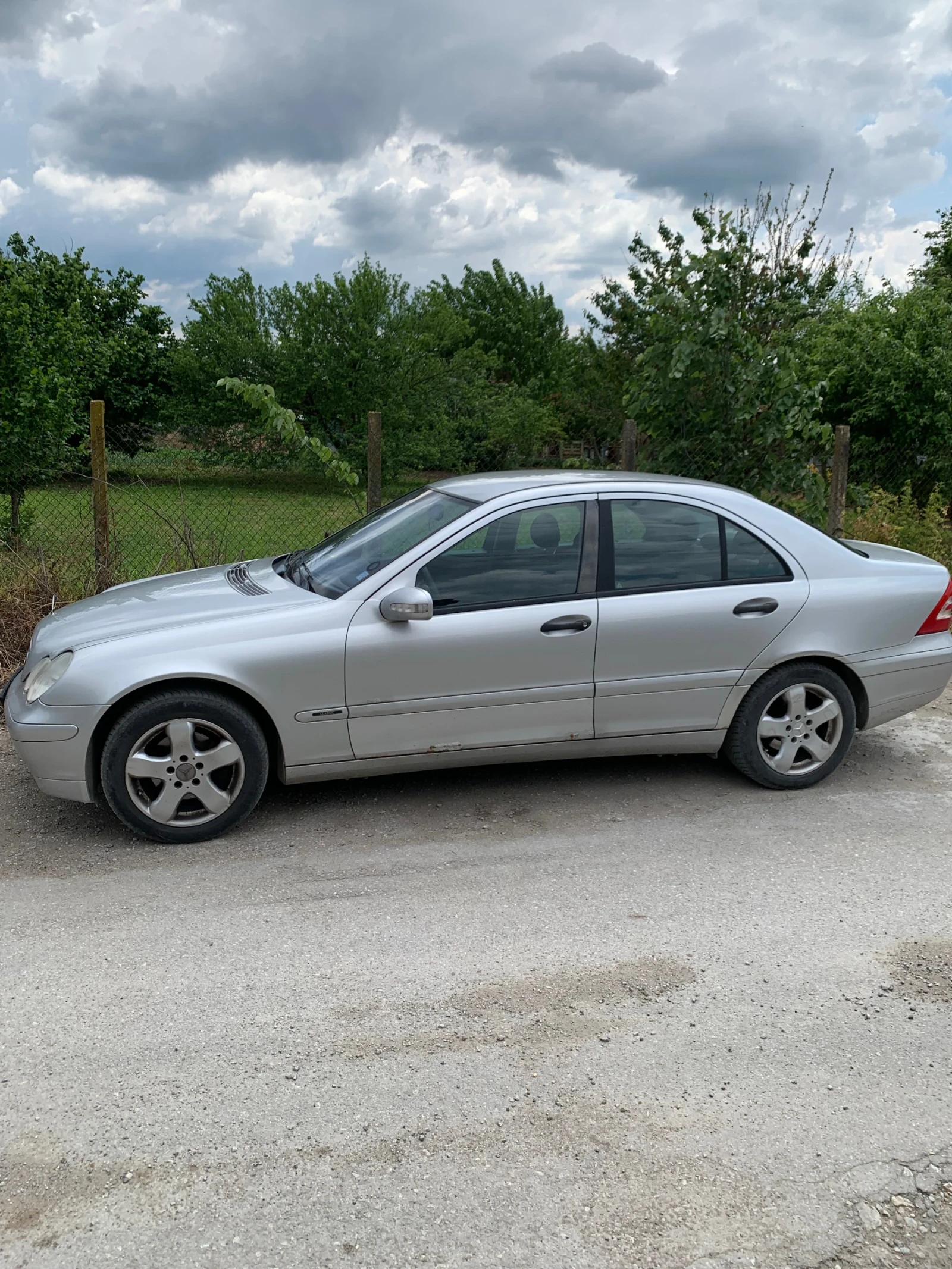 Mercedes-Benz C 180, снимка 2 - Автомобили и джипове - 54618773