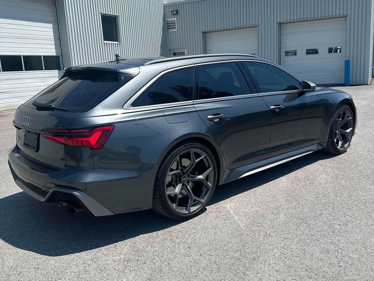 Audi Rs6 PERFORMANCE * DISTRONIC * ГЛАВНО ПРЕДСТАВИТЕЛСТВО, снимка 4 - Автомобили и джипове - 54813039