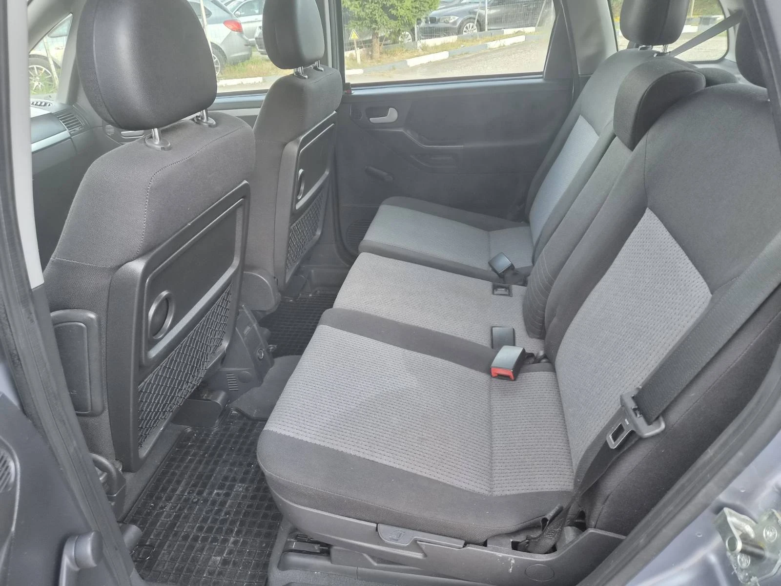 Opel Meriva 1.6i Автоматик, снимка 10 - Автомобили и джипове - 55440182