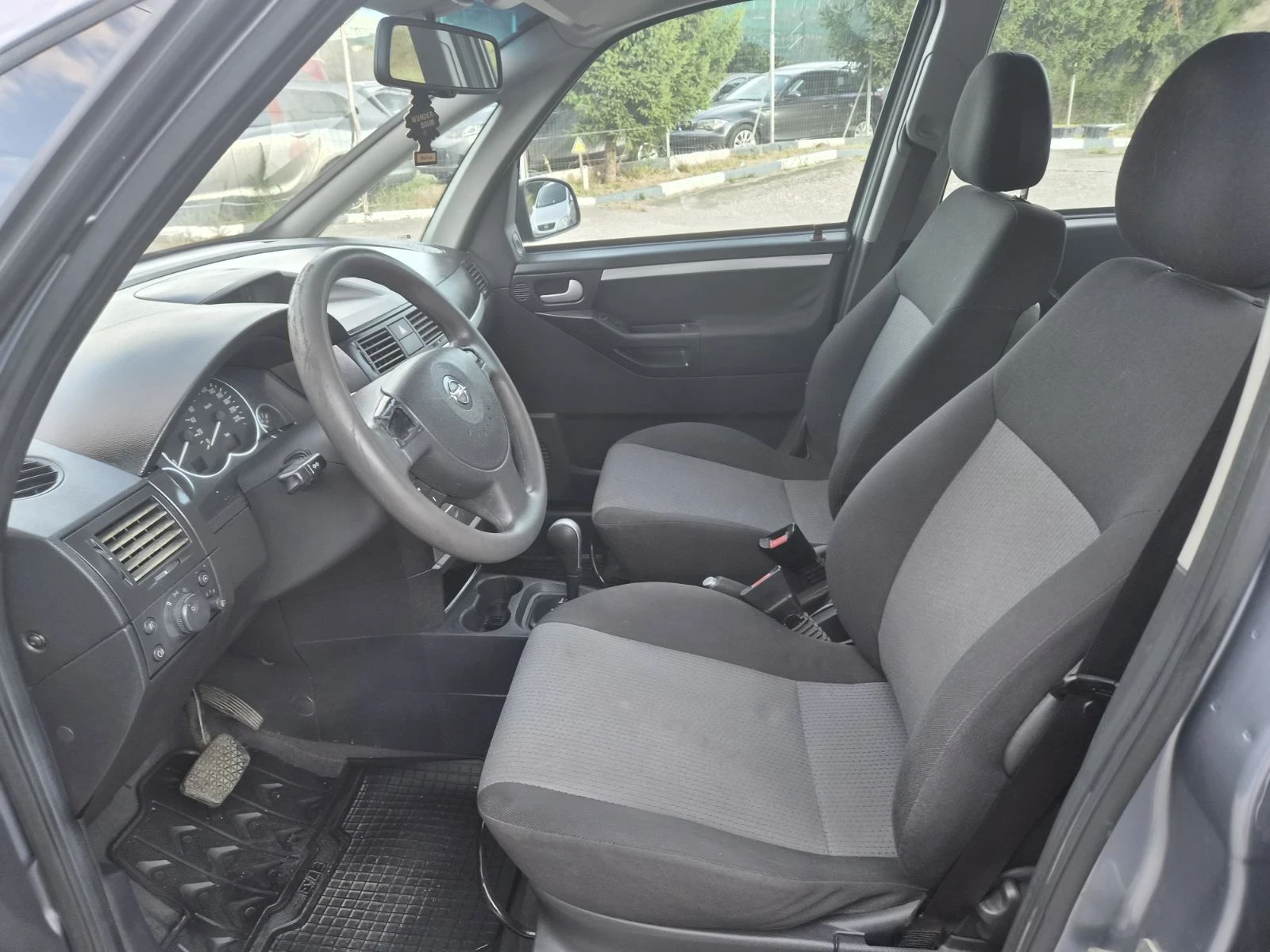 Opel Meriva 1.6i Автоматик, снимка 8 - Автомобили и джипове - 55440182