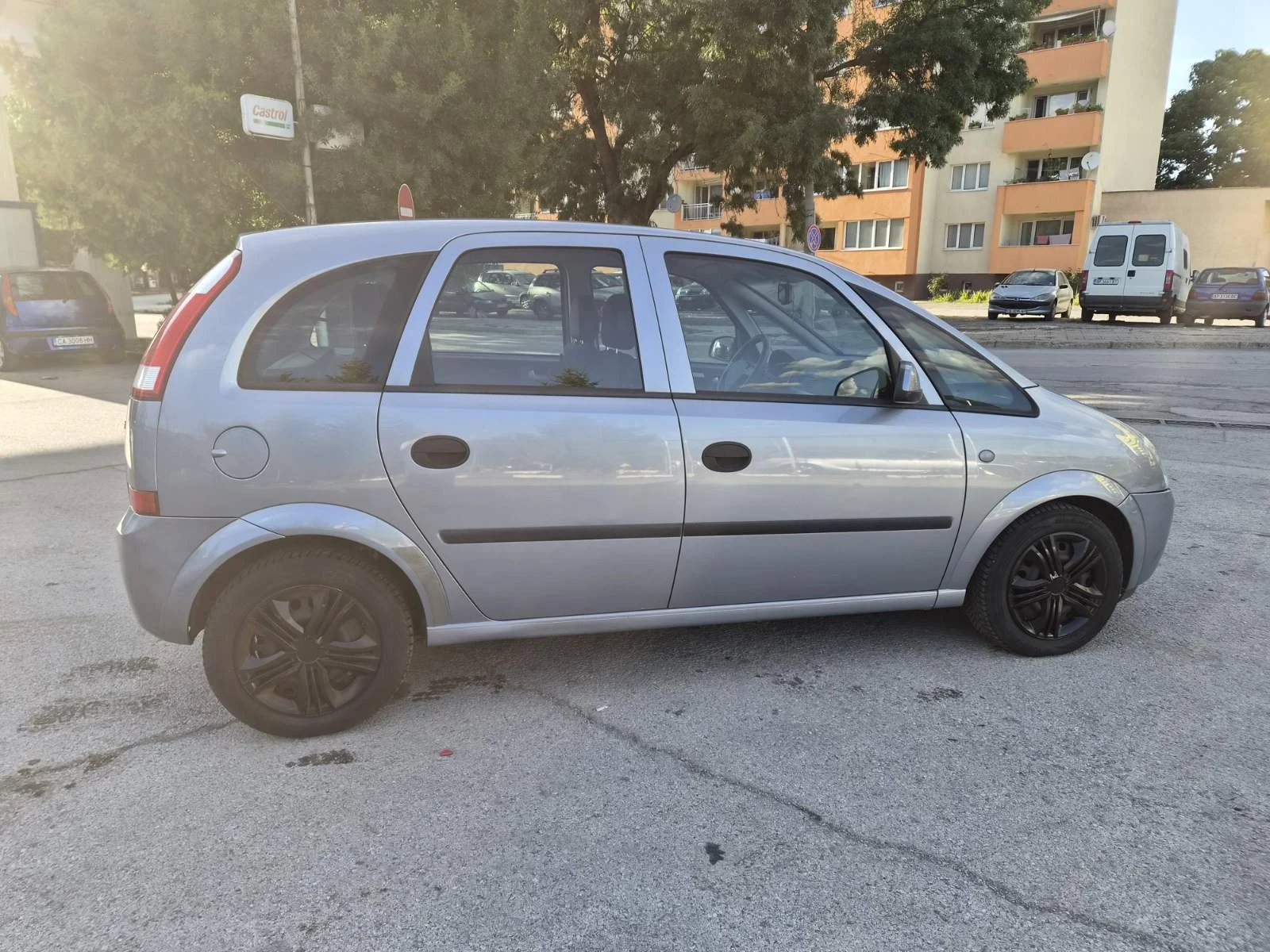 Opel Meriva 1.6i Автоматик, снимка 5 - Автомобили и джипове - 55440182